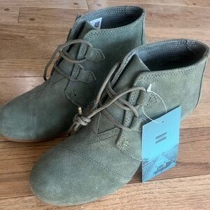 Toms olive wedge bootie